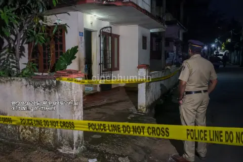 പാളയത്ത് വീടിനുള്ളിൽ യുവാവിന്റെ മൃതദേഹം; കൊലപാതകമെന്ന് സംശയം