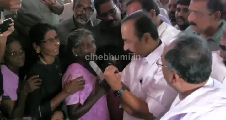പ്രളയബാധിതരെ നേരിൽകണ്ട് മുഖ്യമന്ത്രി; സ്ഥിരം ദുരന്തനിവാരണ പദ്ധതിക്ക് പത്തനംതിട്ടയിൽ തുടക്കം