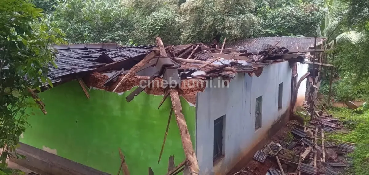 പാലക്കാട് ശക്തമായ മഴയിൽ വീട് തകർന്ന് വീണു