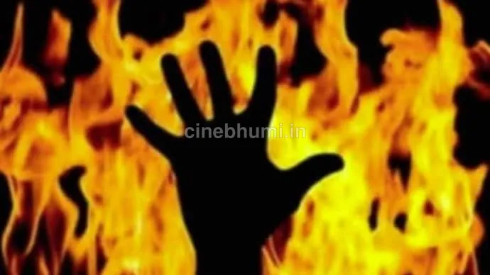 ഭാര്യയെ ഇറക്കിവിട്ടു, പിന്നാലെ കുട്ടികളെ വീടിനകത്ത് പൂട്ടിയിട്ട് ദേഹത്ത് തീ കൊളുത്തി ജീവനൊടുക്കാൻ ശ്രമം; കോഴിക്കോട് കുന്നമംഗലത്ത് യുവാവിനെ സാഹസികമായി കീഴടക്കി പൊലീസ്