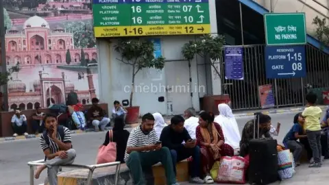 ഡൽഹിയിൽ റദ്ദാക്കിയ ട്രെയിൻ സർവിസുകൾ പുനരാരംഭിച്ചു